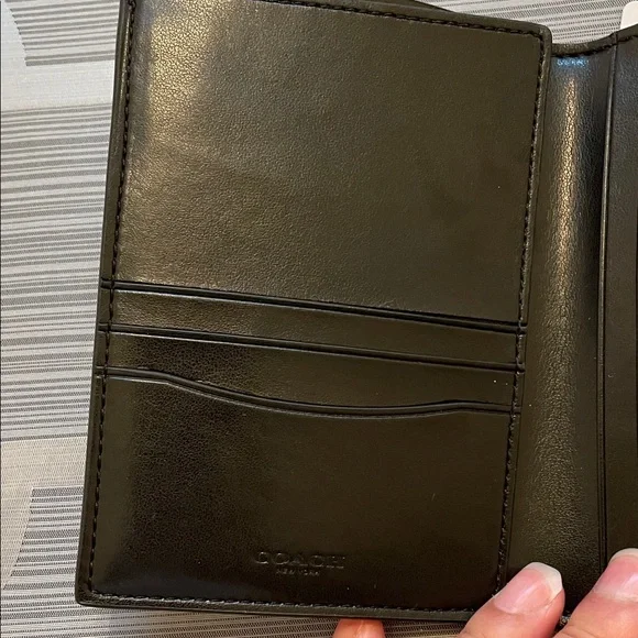 NWT Coach limited edition Brown and Orange Gummy Bear Print Wallet - Picture 4 of 6